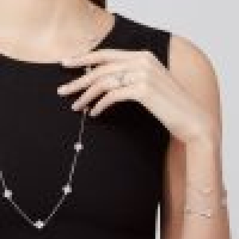 Sweet Alhambra long necklace, 16 motifs