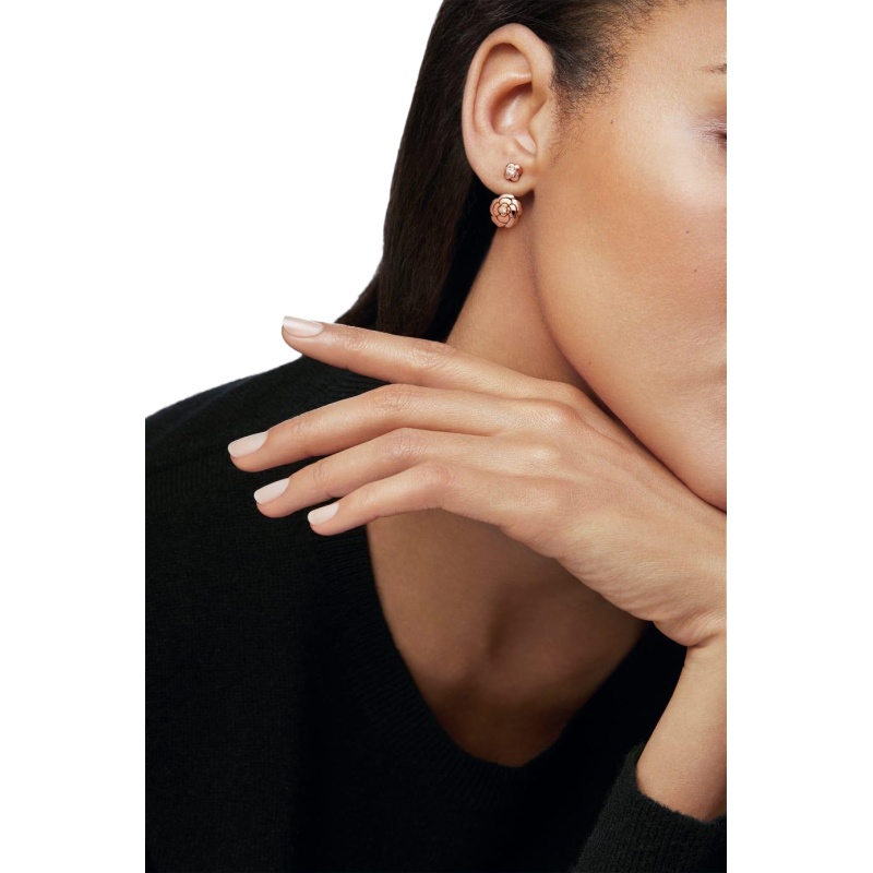 Extrait de Camélia single earring