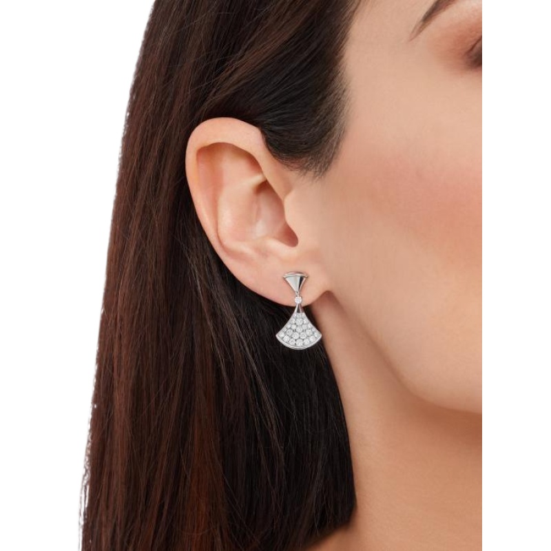 DIVAS’ DREAM earrings