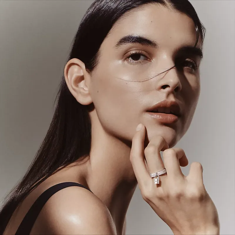 Kelly Cadenas ring, medium model