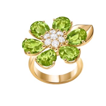 Van Cleef & Arpels Fleurs d’Hawa? ring