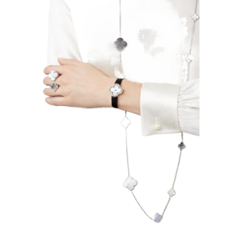 Van Cleef & Arpels Magic Alhambra Between the Finger ring Van Cleef & Arpels Magic Alhambra Between the Finger ring