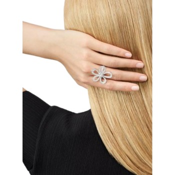Van Cleef & Arpels Flowerlace ring