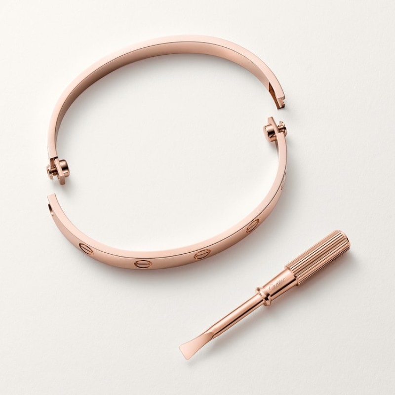 Cartier LOVE bracelet, classic model Cartier LOVE bracelet, classic model