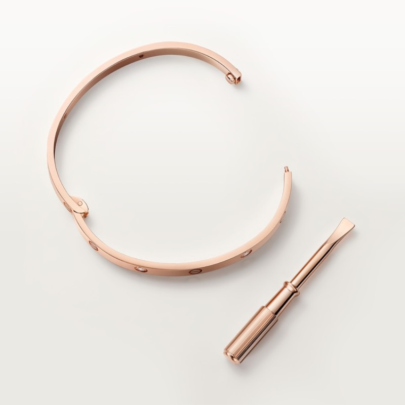Cartier LOVE bracelet, medium model, 4 diamonds Cartier LOVE bracelet, medium model, 4 diamonds